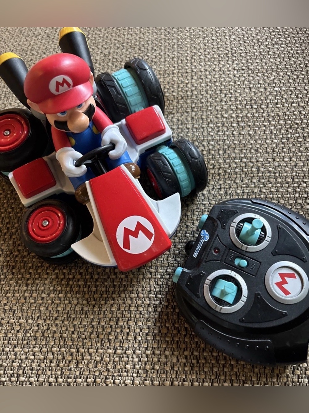 Super Mario Kart 8 World of Nintendo Anti-gravity RC Racer TESTED